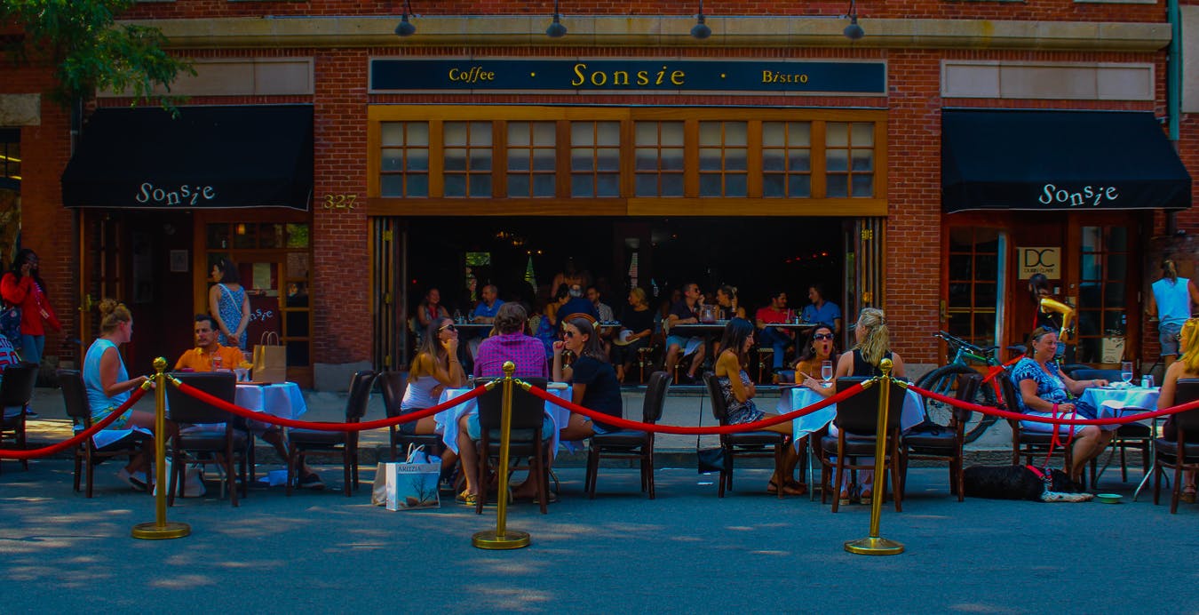 Outdoor Dining At Sonsie On Newbury | Sonsie | American Bistro and Wine Bar in the Back Bay, Boston, MA